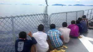 delapan-nelayan-asing-asal-vietnam-yang-tertangkap-mencuri-ikan-di-laut-natuna