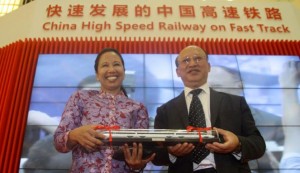 2015年8月 中国高速鉄道展示会場でのリニ大臣